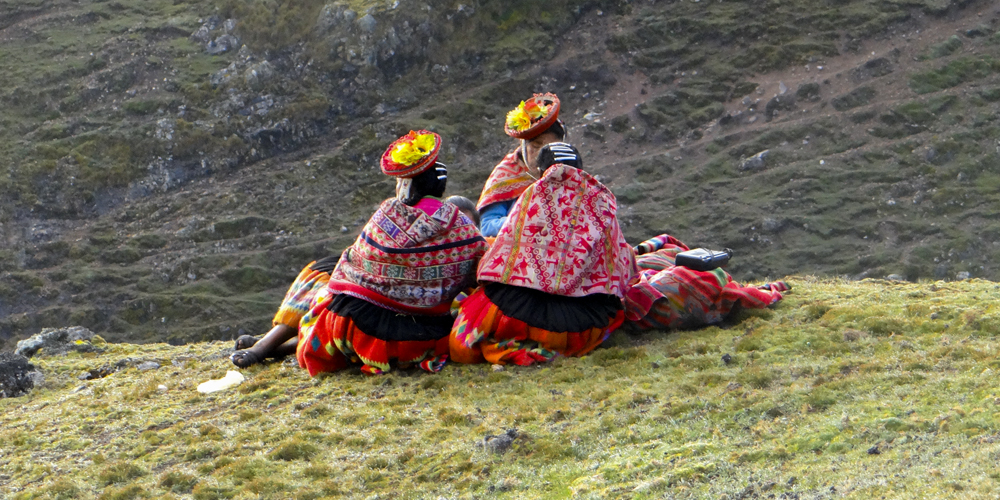 lares treks canchacancha